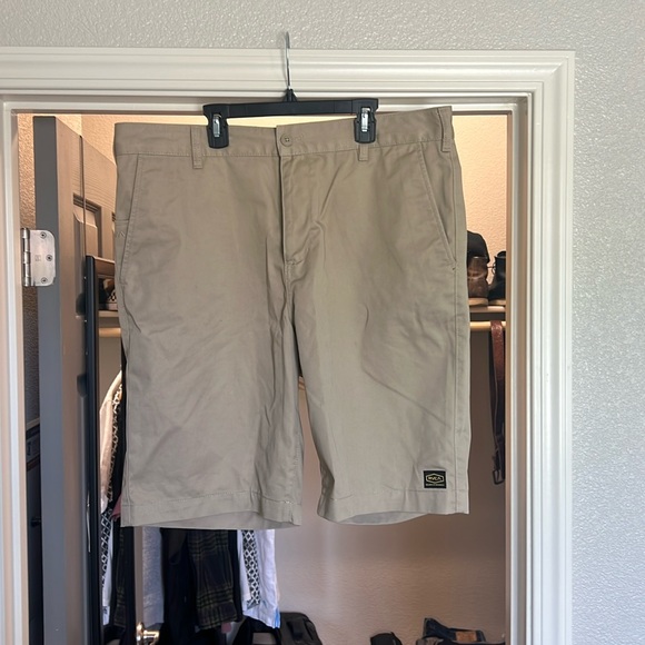 RVCA short - Picture 1 of 5